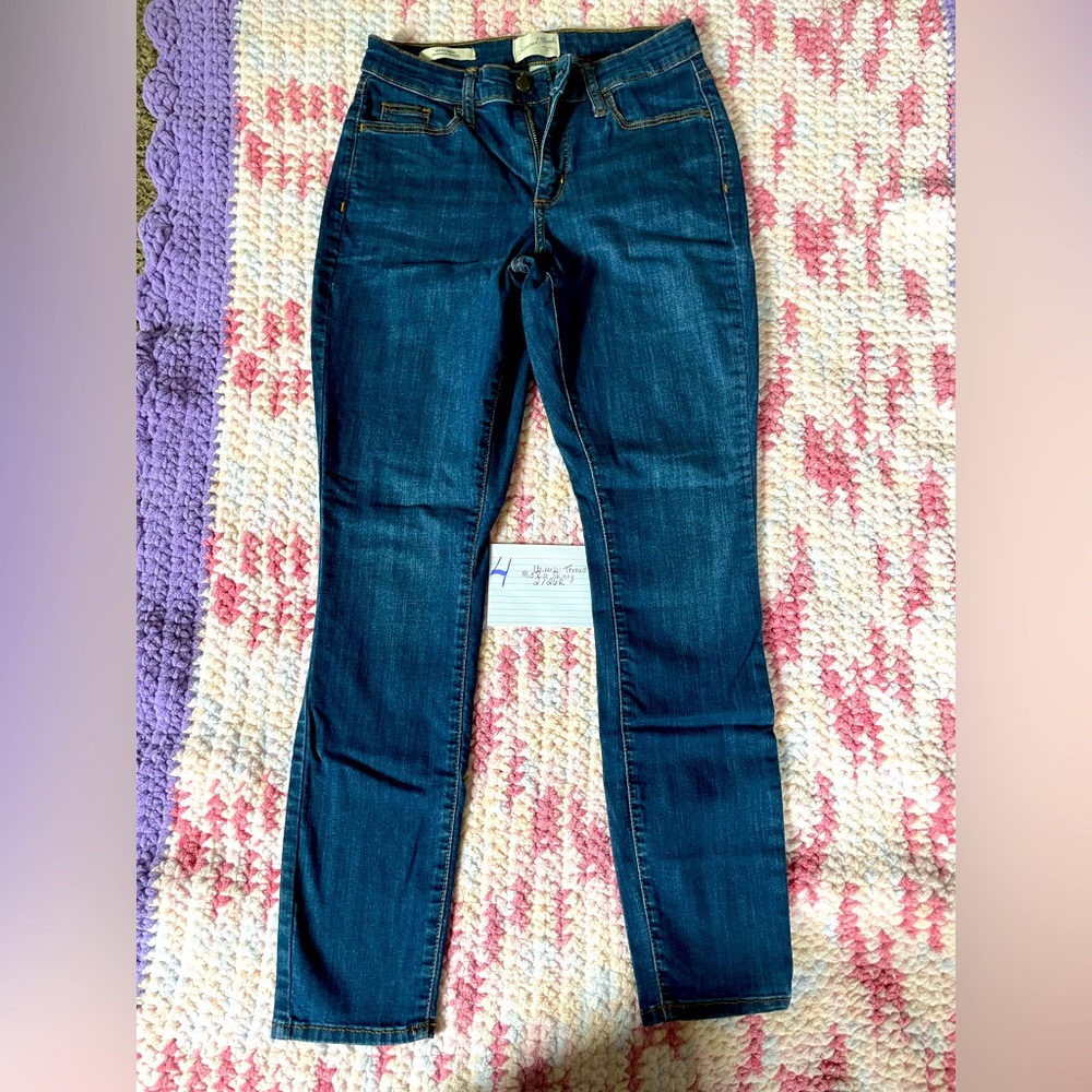 Universal Thread Mid Rise Skinny 2/26R